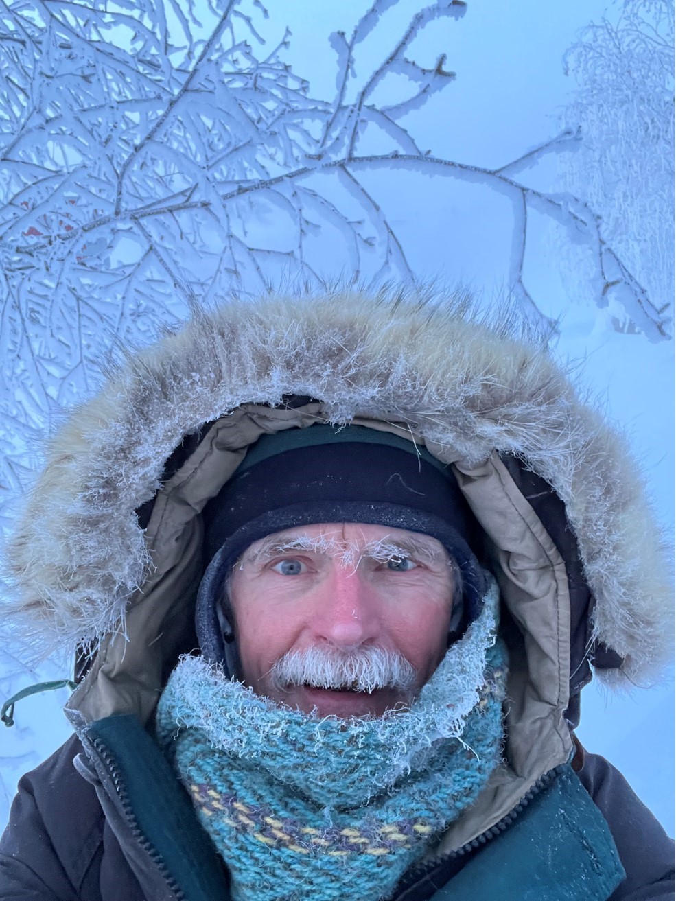 thumbnail_FD5FBD961BC4469CAEFAA807708C7B64 Bio Peter Long From Hiking in Canada